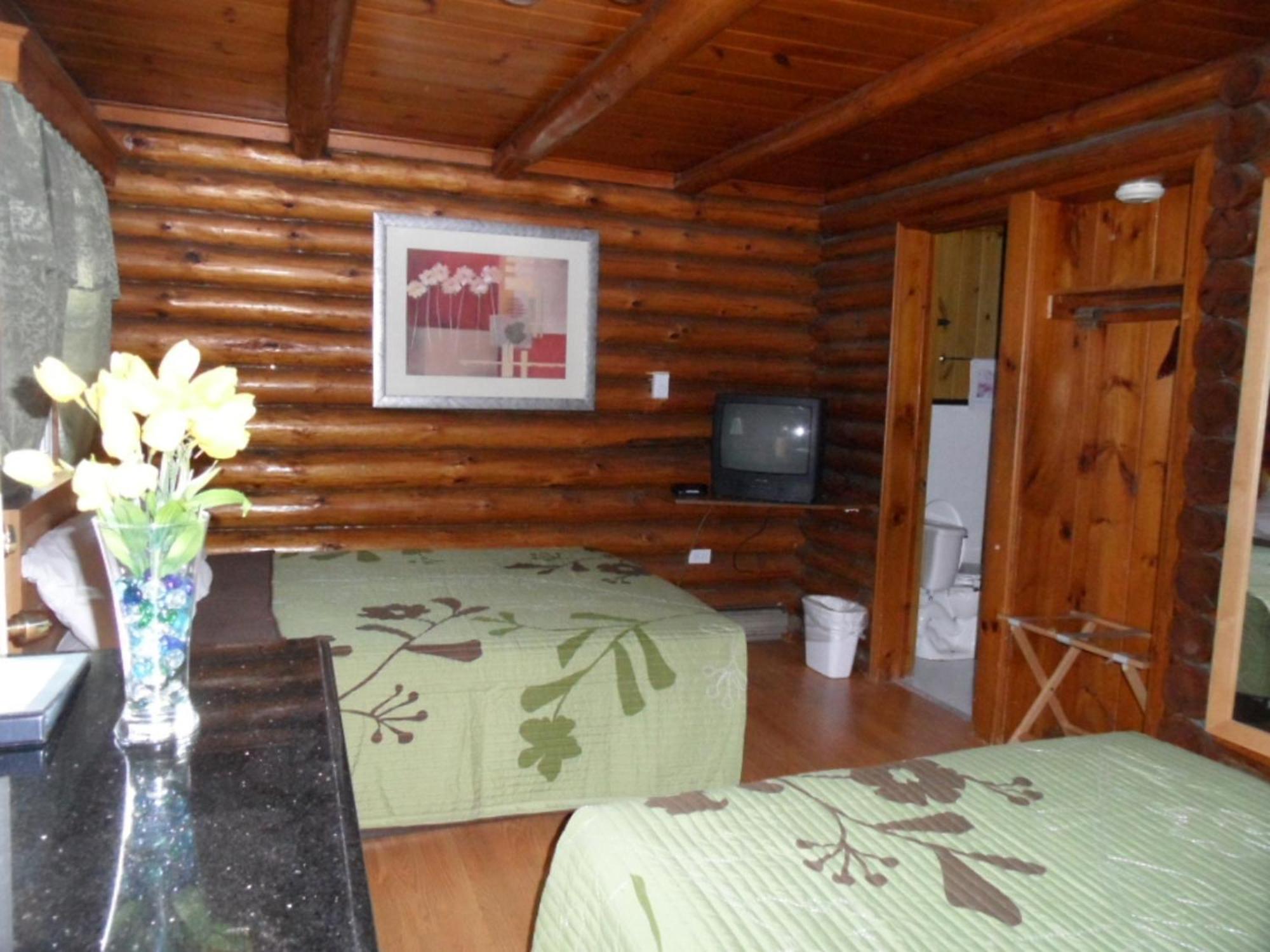 Seven Dwarfs Cabin - On The Brook Cabins เลคจอร์จ ห้อง รูปภาพ